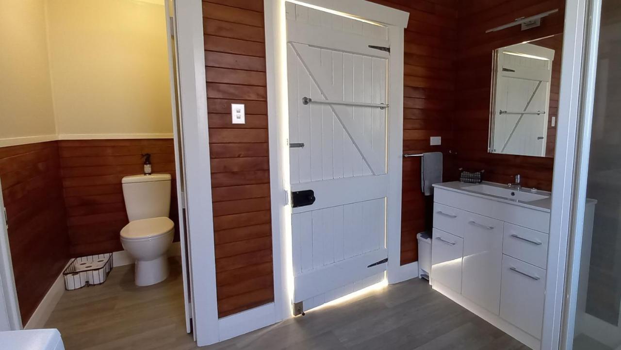 Character 2-Bedroom Unit Masterton Esterno foto