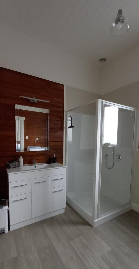 Character 2-Bedroom Unit Masterton Esterno foto