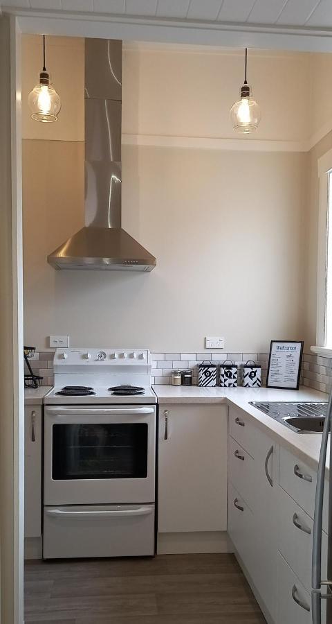 Character 2-Bedroom Unit Masterton Esterno foto