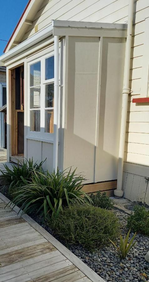 Character 2-Bedroom Unit Masterton Esterno foto